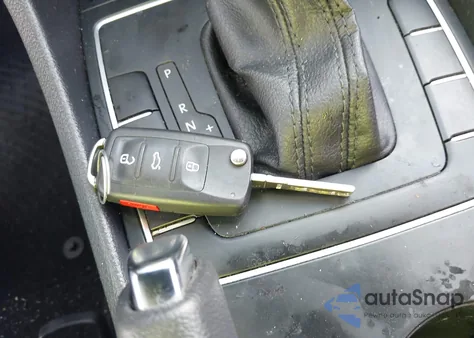 2013 Volkswagen Passat S from USA, damaged, VIN 1VWAH7A33DC107558